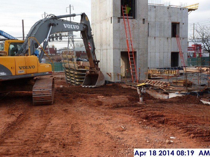 Finished Compacting around foundation walls at Elev. -4,5 Facing South (800x600)